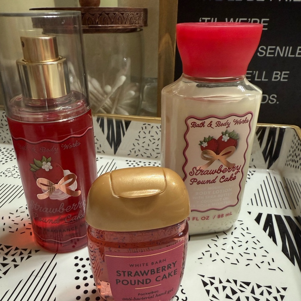 Bath & Body Works Strawberry Poundcake Set 🍓🍰